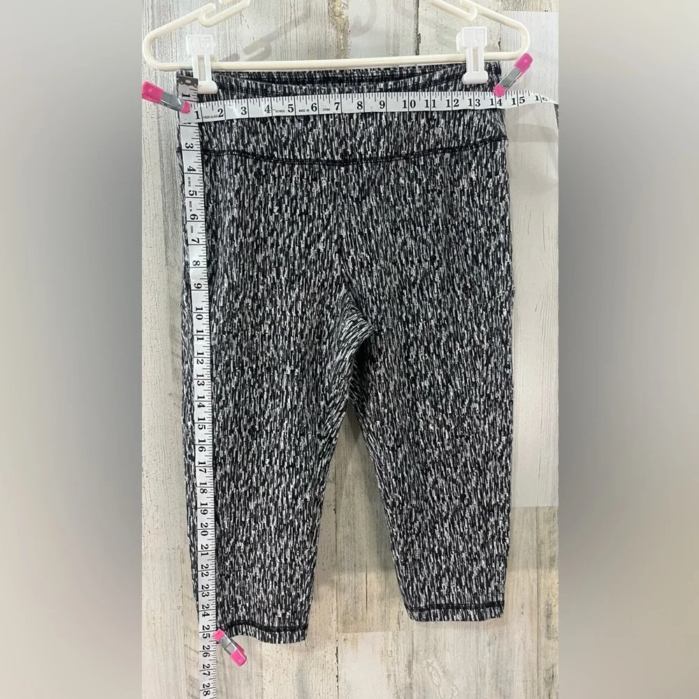 T By Talbots Black White Women's Cropped Capri Leggings side pockets Medium - Picture 2 of 10